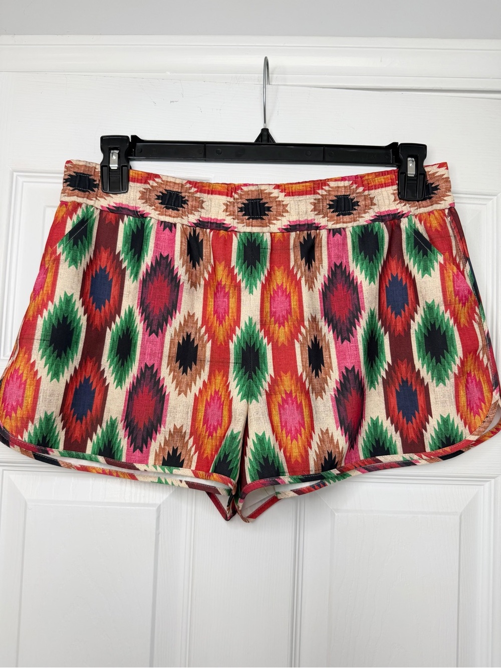 Alice and Olivia Size L • Aztec Elastic Waist Running Shorts Warm Breeze.